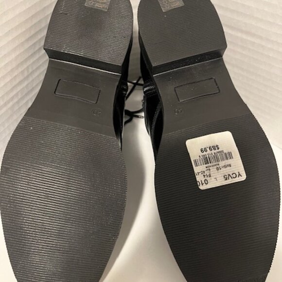 Le Chateau patent leather ankle boots. - Picture 4 of 5